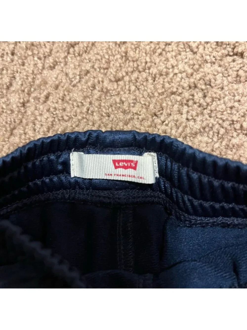 Navy/Blue, White, and Red Levi’s Outfit